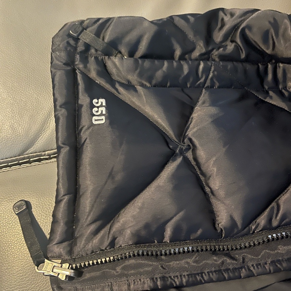 Women’s Northface Aconcagua 550 down vest. The Old style. - Picture 4 of 7